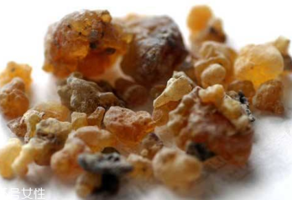 乳香纯露的使用方法,乳香纯露的功效