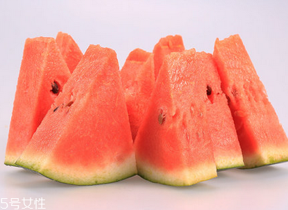 西瓜皮面膜的做法大全,西瓜汁怎么做?