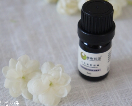 茉莉精油的功效和作用及使用方法,茉莉精油的作用