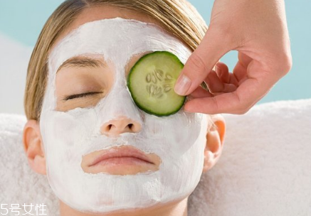 皮肤太油怎么改善,皮肤爱出油怎么解决