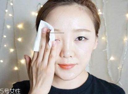 痘痘肌能用卸妆油吗,痘痘肌用卸妆油还是卸妆膏