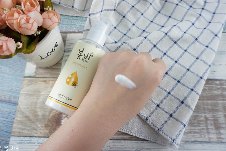 春雨蜂蜜水乳好用吗,春雨蜂蜜水乳适合年龄