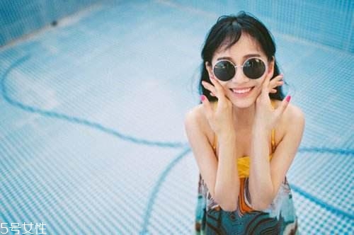 护肤品能被皮肤吸收吗,护肤品会被吸收到哪里 护肤品能被皮肤吸收吗,护肤品会被吸收到哪里