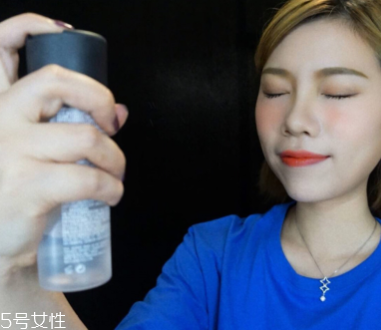 mac定妆喷雾怎么使用,mac保湿喷雾和定妆喷雾是一款吗