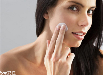 脸上有红血丝能去角质吗,脸上有血丝用去角质有问题吗