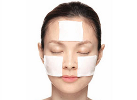 化妆水湿敷的操作方法,化妆水湿敷的正确做法 化妆水湿敷的操作方法,化妆水湿敷的正确做法