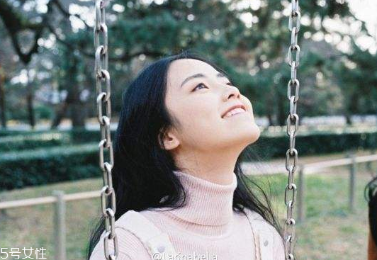 女人不用护肤品会怎样,女人不用护肤品好还是用护肤品好