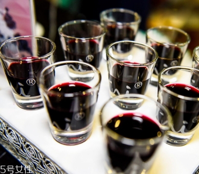 花青素治什么病,花青素的功效和作用及禁忌症