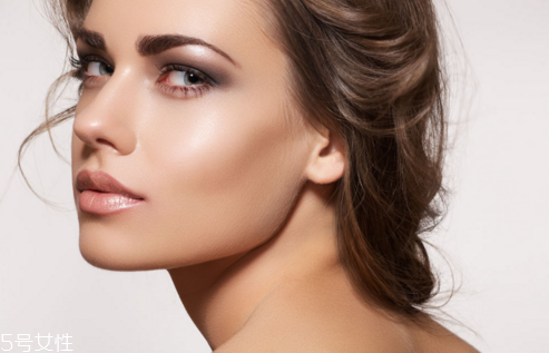 小苏打去黑头的正确方法,小苏打可以去黑头吗,怎样才能去黑头呢 小苏打去黑头的正确方法,小苏打可以去黑头吗,怎样才能去黑头呢