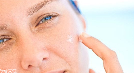 身体乳擦脸会怎么样,脸可以擦身体乳吗 身体乳擦脸会怎么样,脸可以擦身体乳吗