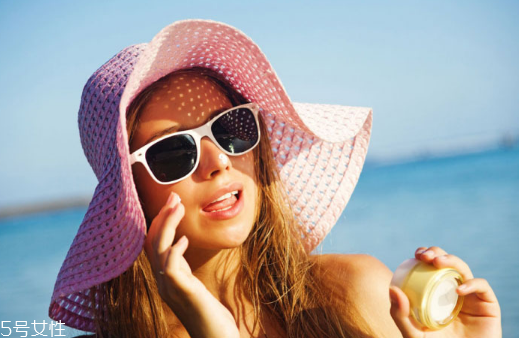 防晒霜要用洗面奶洗吗,洗面奶洗防晒霜洗的干净吗?