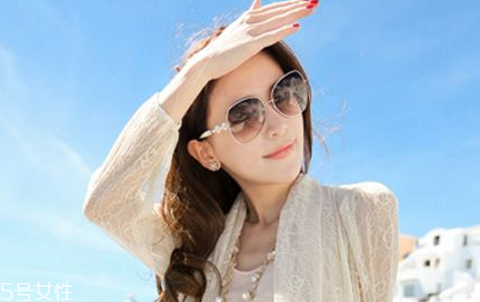 冬季要不要涂防晒霜,冬天可以抹防晒霜吗 冬季要不要涂防晒霜,冬天可以抹防晒霜吗