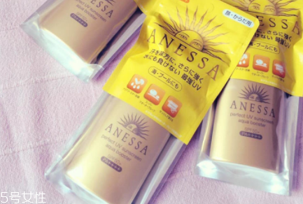 冬天适合用安耐晒小金瓶嘛,安耐晒金瓶价格