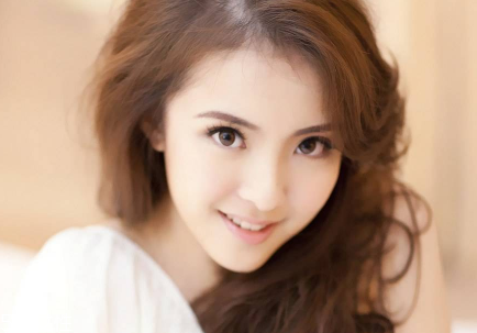 欧莱雅的素颜霜好用吗,欧莱雅清乳柔肤水适合什么年龄