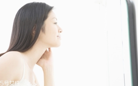 用面霜当身体乳,身体乳霜怎么用