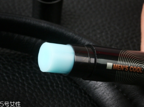 唇膏可以当眼霜用吗,眼霜可以当唇膜用吗