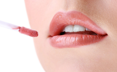 怎么改善嘴唇干裂脱皮,嘴唇干裂脱皮有什么小妙招