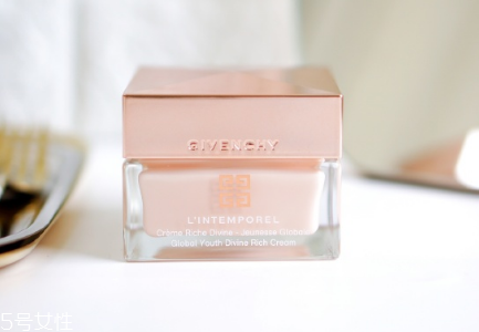 纪梵希面霜的正确使用方法,纪梵希素颜霜使用步骤