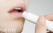 防止嘴唇干裂的方法,唇干裂怎么办