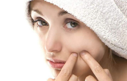 毛孔粗大是怎么引起的,脖子毛孔粗大怎么回事