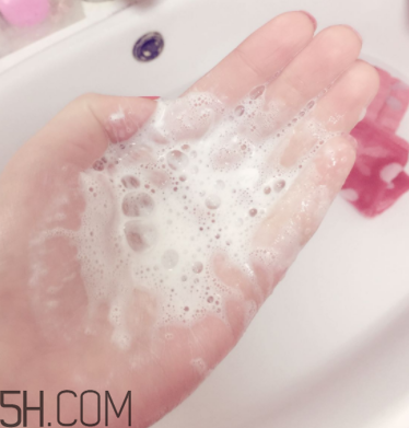 瓷肌晶透雪肌洁面乳怎么样,瓷肌面霜怎么样 瓷肌晶透雪肌洁面乳怎么样,瓷肌面霜怎么样