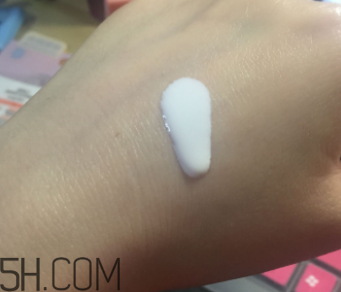 娥佩兰防晒霜好用吗,玉兰油的防晒霜好用吗