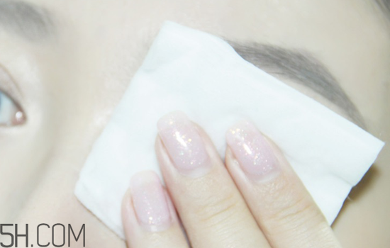 眼妆如何卸干净,眼部妆怎么卸干净 眼妆如何卸干净,眼部妆怎么卸干净