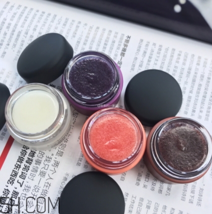 mac唇部磨砂膏怎么用,mac唇部磨砂膏