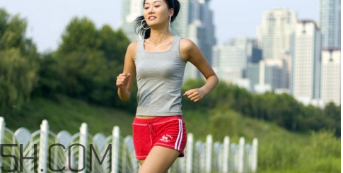 跑步前需要卸妆吗,跑步前需要卸妆吗,洗洗面奶吗