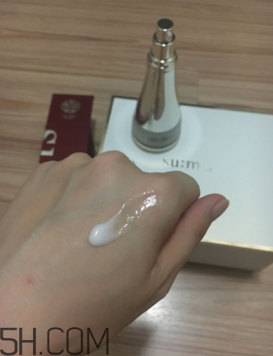 韩国su:m呼吸37度魔法精华液,su:m苏秘呼吸魔法修复水乳