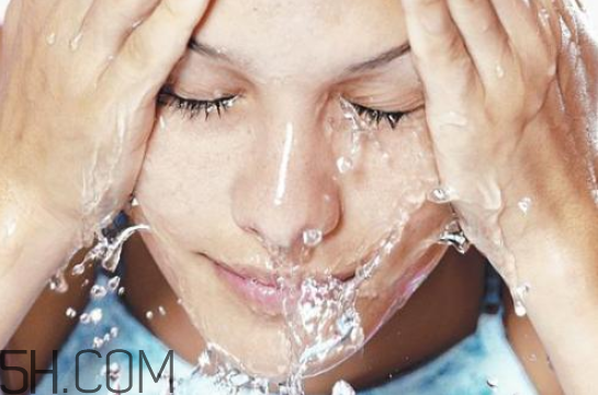 健康洗脸的方法如下,洗脸的方式 健康洗脸的方法如下,洗脸的方式