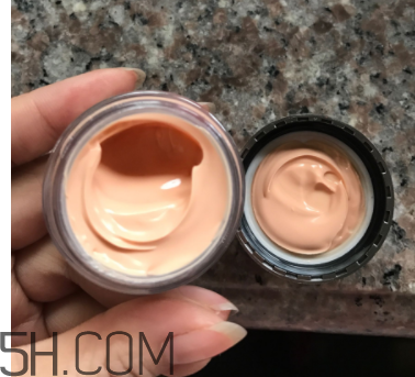 olay眼霜好用吗,olay眼霜适合什么年龄的人用