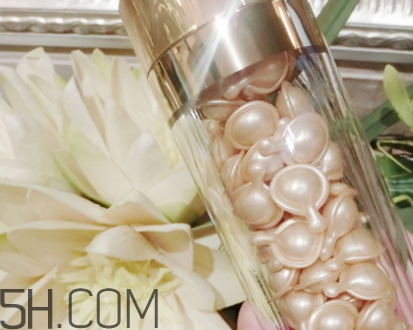 伊丽莎白雅顿金胶白天可以用吗,雅顿金胶白天可以用吗?