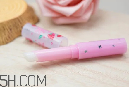 变色唇膏怎么洗掉,变色唇膏怎么洗掉颜色 变色唇膏怎么洗掉,变色唇膏怎么洗掉颜色