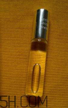 雅芳小黑裙走珠香水怎么样,雅芳小黑裙香水哪个好闻