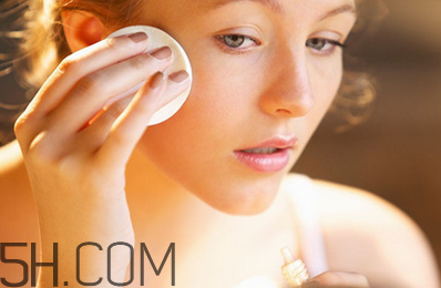 洗面奶正确使用方法,洗面奶的使用步骤