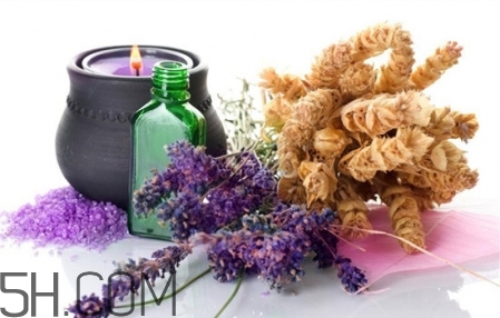 精油晚上用还是白天用好,精油早上用还是晚上用