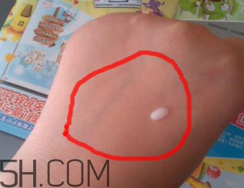 泊美眼霜怎么样,泊美眼霜用法