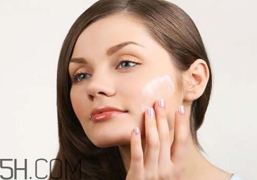 敷面膜前用爽肤水好吗,爽肤水当面膜敷有用呢 敷面膜前用爽肤水好吗,爽肤水当面膜敷有用呢