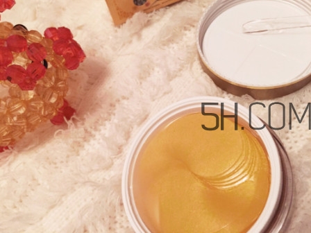 敷眼膜前要擦护肤品吗,贴眼膜时脸上抹护肤品吗 敷眼膜前要擦护肤品吗,贴眼膜时脸上抹护肤品吗