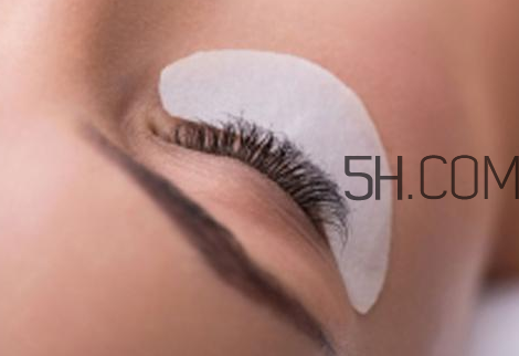 眼膜的正确使用方法,怎样贴眼膜 眼膜的正确使用方法,怎样贴眼膜