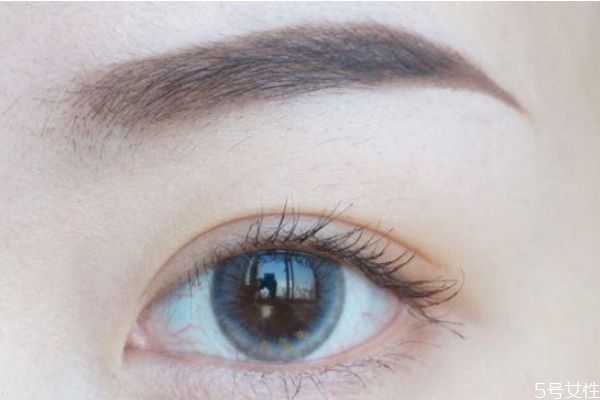 眉毛反色期怎么保养,眉毛反色期怎么保养让色加重
