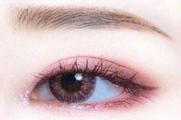 美瞳线变蓝色是什么原因,美瞳线发蓝是怎么回事