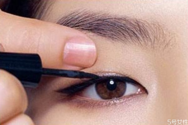 美瞳线什么时候可以补色,美瞳线多少时间可以补色