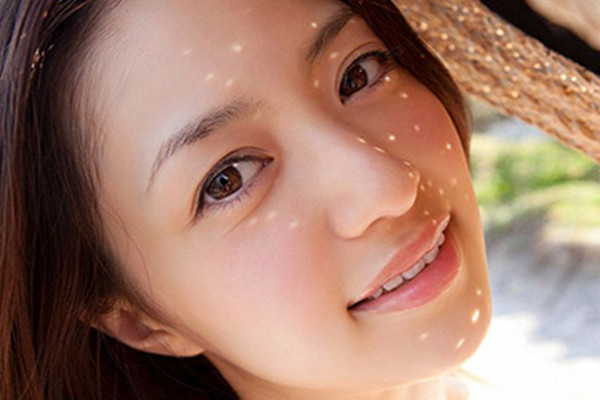 去眼袋有疤痕吗,做眼袋留下的疤痕能不能去掉