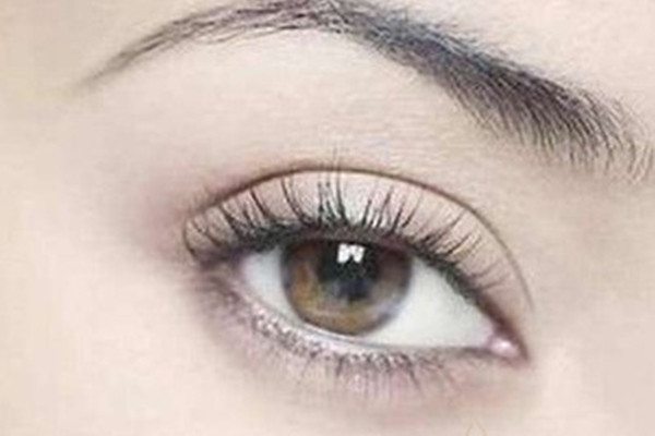 双眼皮吸脂疼吗,眼皮吸脂疼吗