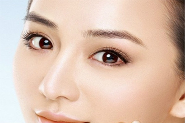 双眼皮可以吸脂,做双眼皮吸脂好还是不吸脂好