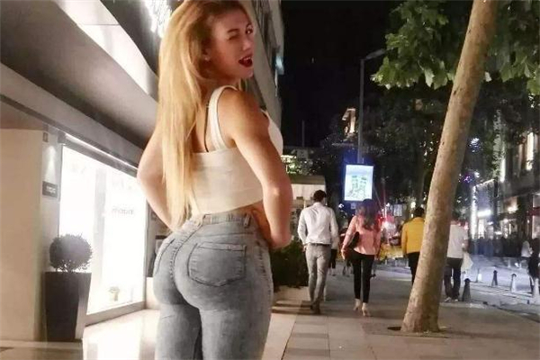 假体丰臀手术要做多久,丰胸假体手术费用