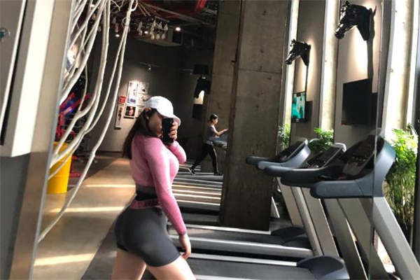 自体脂肪丰臀能持久吗,自体脂肪隆臀永久吗