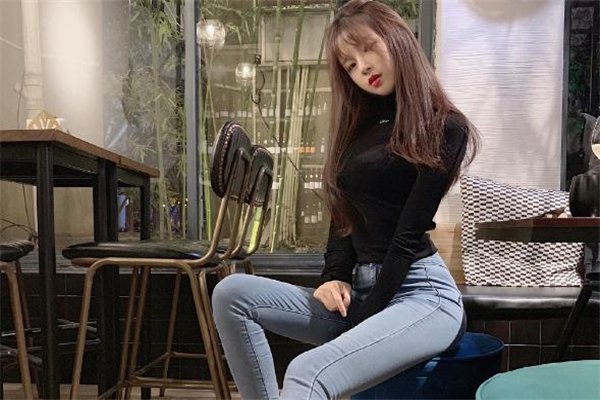 自体脂肪丰臀多久消肿?,自体脂肪丰胸多久消肿